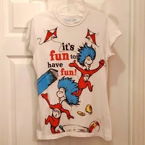 Mighty Fine Women's Large (Juniors) Dr. Seuss The Cat in the Hat T-Shirt